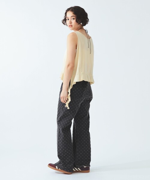 Ray BEAMS(レイビームス)の「【8/6 再値下げ】ラッフル Vネック ノースリーブ ブラウス(シャツ/ブラウス・レディース・クリーム/ブラック・ONE SIZE)」の10枚目の写真