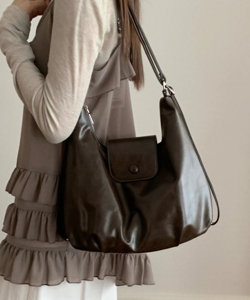 yuue' ( wear )(ユーイ)の「3WAYフェイクレザーファスナーショルダーバッグ/リュック(ショルダーバッグ・レディース・ダークブラウン/ブラック・FREE)」の1枚目の写真