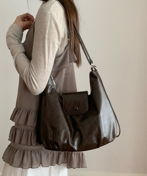 yuue' ( wear )(ユーイ)の「3WAYフェイクレザーファスナーショルダーバッグ/リュック(ショルダーバッグ・レディース・ダークブラウン/ブラック・FREE)」の19枚目の写真
