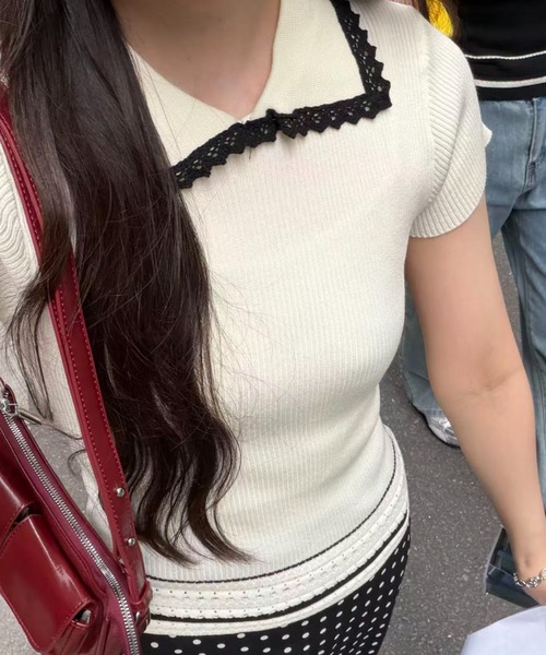 mebole(メボレ)の「Contrast Line Collar Knit(ニット/セーター・レディース・ブラック/ホワイト・FREE)」の20枚目の写真