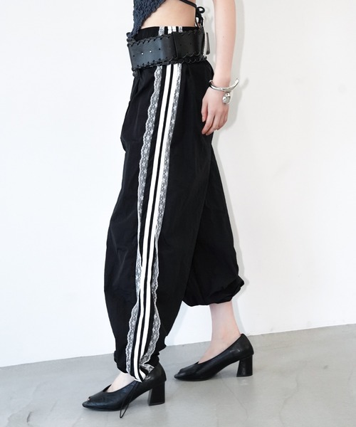 chuclla（チュクラ）の「レースライン トラックパンツ chw26s307（その他パンツ・レディース・ホワイト/ブラック・FREE）」の2枚目の写真