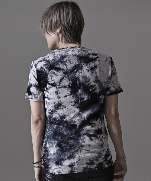 RUDOL(ルドル)の「『RUDOL/ルドル』ローズクロスネックレス付きタイダイ染めテレコUネックTシャツ(Tシャツ/カットソー・メンズ・ブラック/ホワイト・L/M)」の17枚目の写真