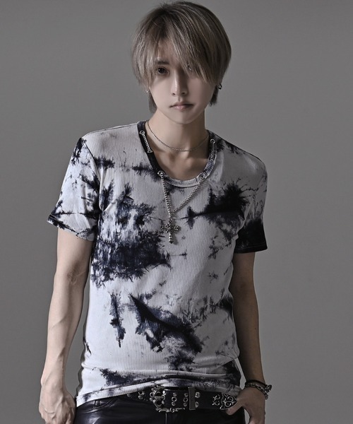 RUDOL(ルドル)の「『RUDOL/ルドル』ローズクロスネックレス付きタイダイ染めテレコUネックTシャツ(Tシャツ/カットソー・メンズ・ブラック/ホワイト・L/M)」の8枚目の写真