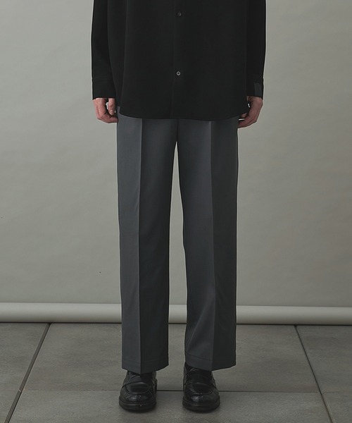 N.HOOLYWOOD(N.ハリウッド)の「【N.HOOLYWOOD】2252-PT06-004 1TUCK PANTS(スラックス・メンズ・ブラック/ダークグレー・38/36)」の1枚目の写真