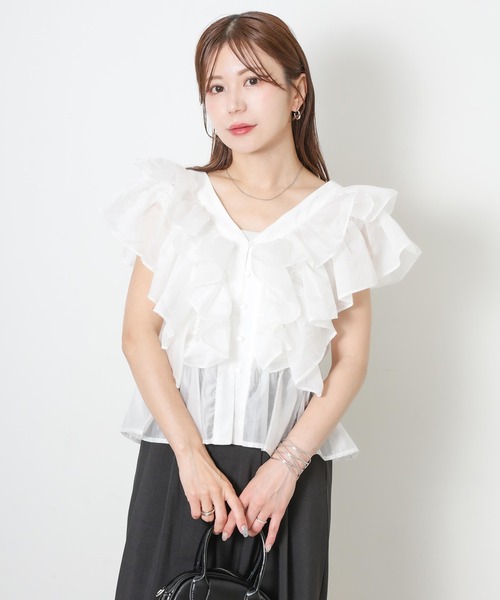 Riberry(リベリー)の「Vネックシアーフリルノースリーブブラウス(シャツ/ブラウス・レディース・オフホワイト/ブラック/ブラウン/ブルー・FREE)」の21枚目の写真