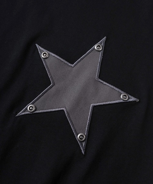 SlashDate(スラッシュデイト)の「【82】スター ワッペン スタッズ クルーネックTシャツ/Y2K/ユニセックス/レディース/メンズ(Tシャツ/カットソー・レディース・ネイビー/ホワイト/ブラック・L/M)」の4枚目の写真