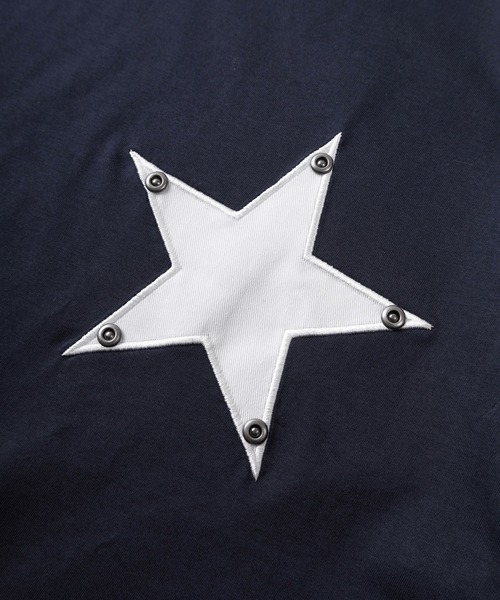 SlashDate(スラッシュデイト)の「【82】スター ワッペン スタッズ クルーネックTシャツ/Y2K/ユニセックス/レディース/メンズ(Tシャツ/カットソー・レディース・ネイビー/ホワイト/ブラック・L/M)」の8枚目の写真