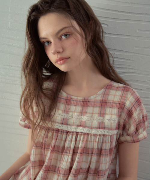 OURNOSTALGIA（アワー ノスタルジア）の「Avel Lace Check Blouse_Red(OB6BL12)（シャツ/ブラウス・レディース・レッド・FREE）」の3枚目の写真