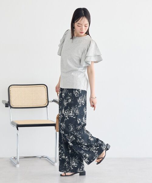 earth music&ecology(アースミュージックアンドエコロジー)の「フリルスリーブプルオーバー(Tシャツ/カットソー・レディース・杢グレー/オフホワイト/ブラック・FREE)」の14枚目の写真