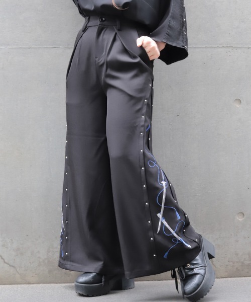 REZEN（リゼン）の「刀×スタッズ袴パンツ（その他パンツ・メンズ・ライトグレー/ブラック/ローズ/ブルーパープル・SMALL/MEDIUM/LARGE）」の3枚目の写真