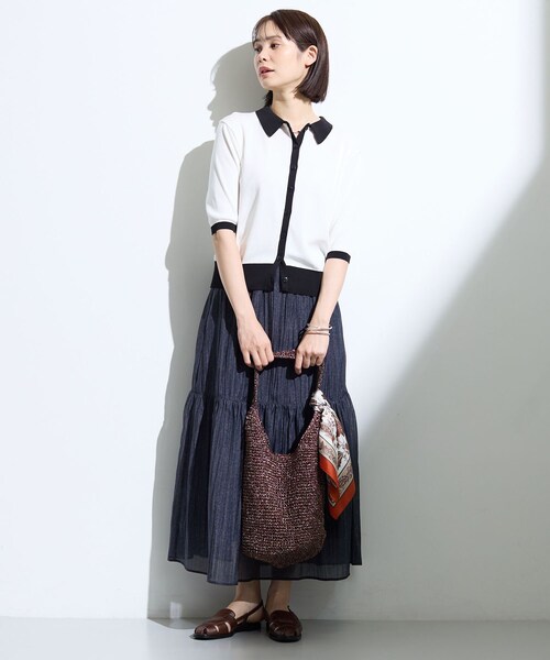 INDIVI(インディヴィ)の「【バイカラー】衿付きシャツ風ニット(ニット/セーター・レディース・ネイビー系4/ダークブラウン系4/ホワイト系7・38/13/05/15 )」の6枚目の写真