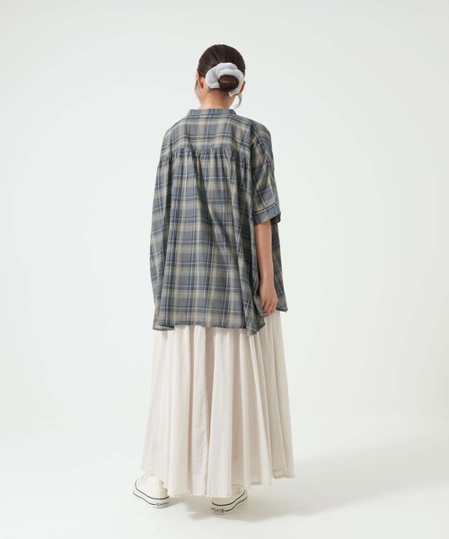 HEART MARKET(ハートマーケット)の「ふわ軽コットンシアー半袖チュニック(シャツ/ブラウス・レディース・ベージュ/チャコールグレー/グリーン/ブラック/ネイビー系/ナチュラル・FREE)」の9枚目の写真