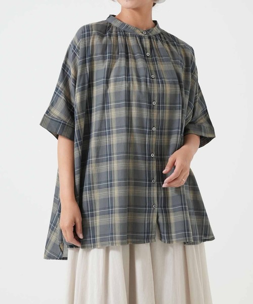 HEART MARKET(ハートマーケット)の「ふわ軽コットンシアー半袖チュニック(シャツ/ブラウス・レディース・ベージュ/チャコールグレー/グリーン/ブラック/ネイビー系/ナチュラル・FREE)」の10枚目の写真