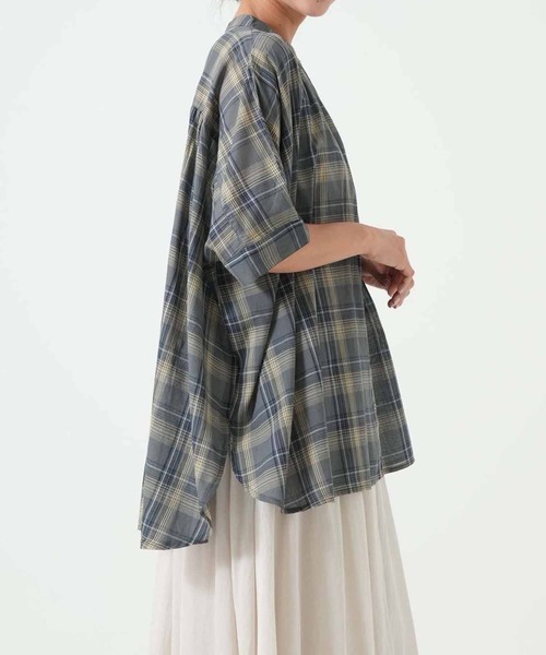 HEART MARKET(ハートマーケット)の「ふわ軽コットンシアー半袖チュニック(シャツ/ブラウス・レディース・ベージュ/チャコールグレー/グリーン/ブラック/ネイビー系/ナチュラル・FREE)」の11枚目の写真
