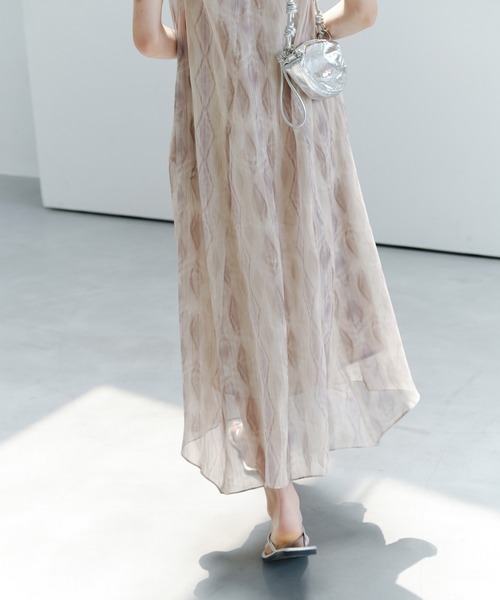 tageechita（タジチタ）の「【tageechita】ニュアンスアートプリントキャミワンピース（ワンピース・レディース・ライトベージュ・M/S/L）」の20枚目の写真