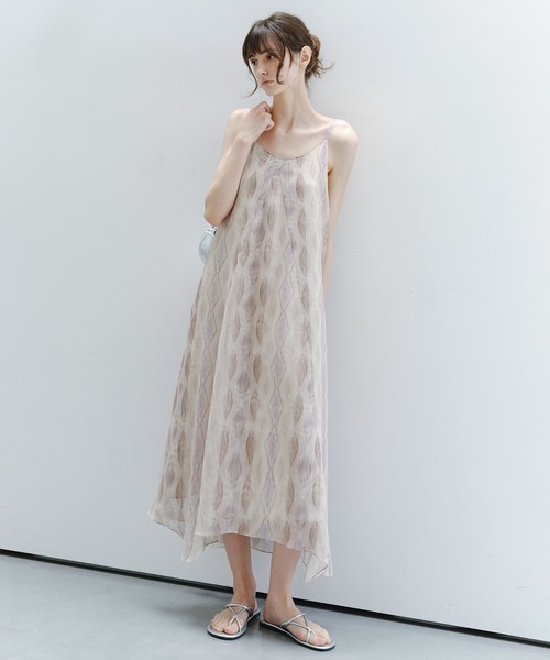 tageechita（タジチタ）の「【tageechita】ニュアンスアートプリントキャミワンピース（ワンピース・レディース・ライトベージュ・M/S/L）」の9枚目の写真