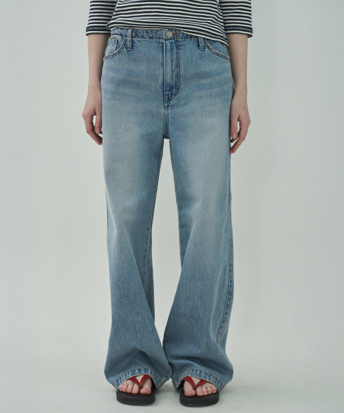 MOTT（モット）の「サイドルーズバンドデニム-ライトブルー（デニムパンツ・レディース・その他・SMALL/MEDIUM）」の2枚目の写真