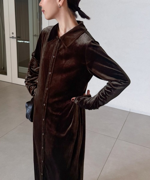 select MOCA by son(セレクトモカバイソン)の「Iラインベロアシャツワンピース【by SON】(シャツワンピース・レディース・ブラック/ブラウン・LARGE/MEDIUM)」の4枚目の写真