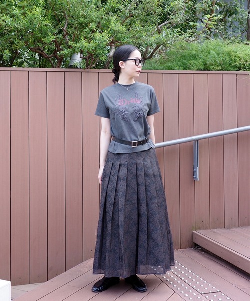 Ameri（アメリ）の「SHEER DAMASK JACQUARD PLEATED SKIRT（スカート・レディース・ダークブラウン/アイボリー・SMALL/MEDIUM）」の17枚目の写真