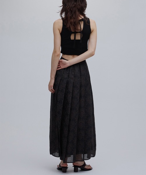 Ameri（アメリ）の「SHEER DAMASK JACQUARD PLEATED SKIRT（スカート・レディース・ダークブラウン/アイボリー・SMALL/MEDIUM）」の8枚目の写真