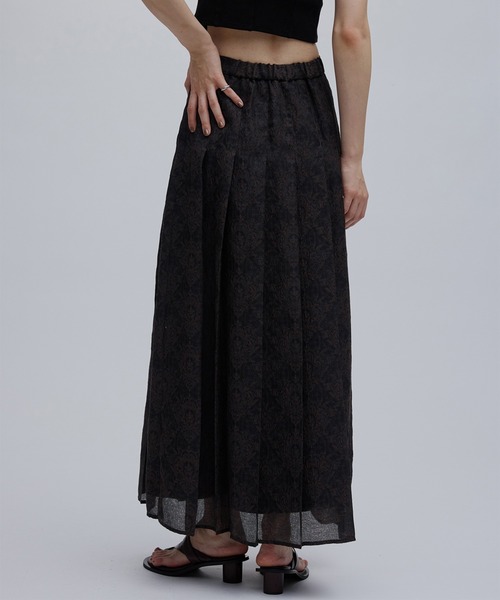 Ameri（アメリ）の「SHEER DAMASK JACQUARD PLEATED SKIRT（スカート・レディース・ダークブラウン/アイボリー・SMALL/MEDIUM）」の9枚目の写真