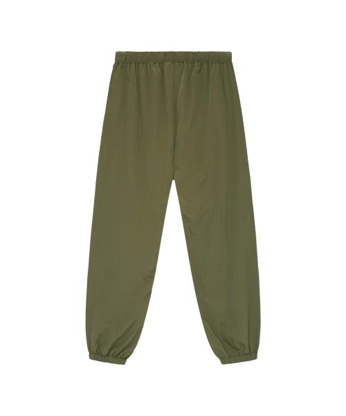 FOG ESSENTIALS(エフオージーエッセンシャルズ)の「フィア オブ ゴッド エッセンシャルズ【Fear of God ESSENTIALS】- ミリタリー トラックパンツ【RIPSTOP TRACKPANT MILITARY 130BT244485F】(その他パンツ・メンズ・アーミー・S/L/M)」の2枚目の写真