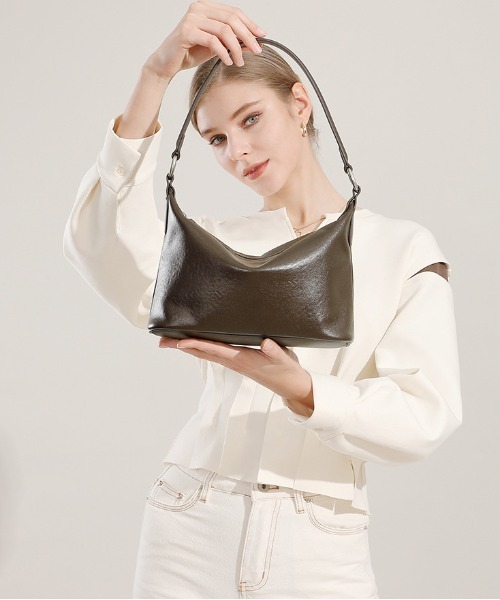 NiiNa(ニーナ)の「【 NiiNa / ニーナ 】高品質牛革2WAYソフトレザーミニショルダーバッグ(ショルダーバッグ・レディース・ダークブラウン/ブラウン/グレイッシュベージュ・FREE)」の4枚目の写真