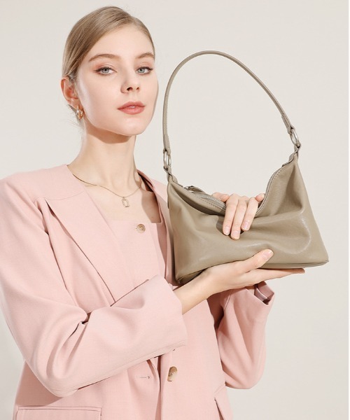 NiiNa(ニーナ)の「【 NiiNa / ニーナ 】高品質牛革2WAYソフトレザーミニショルダーバッグ(ショルダーバッグ・レディース・ダークブラウン/ブラウン/グレイッシュベージュ・FREE)」の5枚目の写真