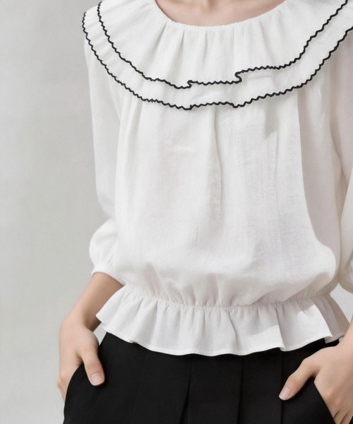 AMAJI(アマジ)の「ラッフルフリル ビッグカラー 7分袖ブラウス(シャツ/ブラウス・レディース・ホワイト・SMALL/MEDIUM/LARGE/X-LARGE)」の2枚目の写真