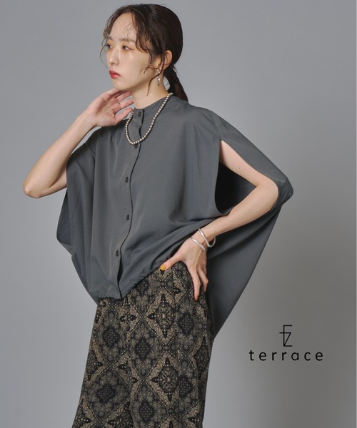 terrace(テラス)の「バルーンシルエットシャツベスト(シャツ/ブラウス・レディース・オフホワイト/チャコール/ブラック・FREE)」の3枚目の写真