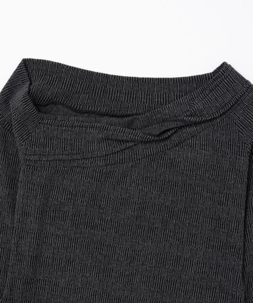 MILLO WOMEN（ミロウーマン）の「ワンショルダーツイストTシャツ[チャコール]（Tシャツ/カットソー・レディース・その他・FREE）」の3枚目の写真