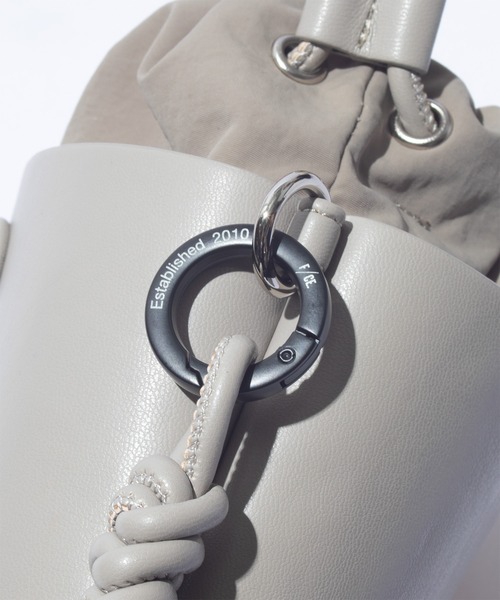F/CE. (エフシーイー)の「F/CE. TECH LEATHER MODULAR POACH / エフシーイー テックレザー モジュラー ポーチ(ボディバッグ/ウエストポーチ・レディース・キナリ/ブラック・FREE)」の11枚目の写真