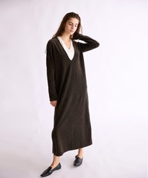 WALANCE（ワランス）の「COTTON VELOUR DEEP V-NECK DRESS（ワンピース）」