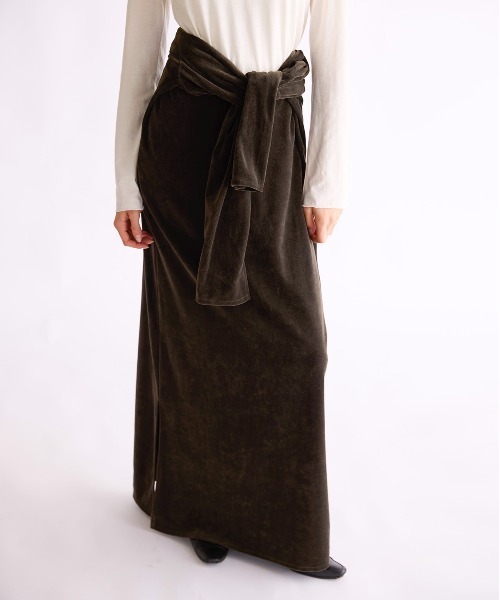 WALANCE(ワランス)の「COTTON VELOUR DEEP V-NECK DRESS(ワンピース・レディース・スミクロ/モーブ系/カーキ・FREE)」の15枚目の写真