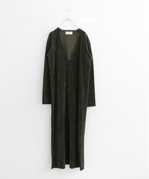 WALANCE(ワランス)の「COTTON VELOUR DEEP V-NECK DRESS(ワンピース・レディース・スミクロ/モーブ系/カーキ・FREE)」の6枚目の写真