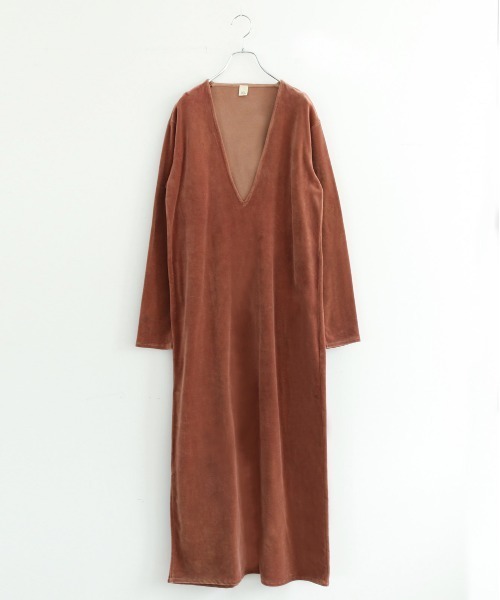 WALANCE(ワランス)の「COTTON VELOUR DEEP V-NECK DRESS(ワンピース・レディース・スミクロ/モーブ系/カーキ・FREE)」の7枚目の写真