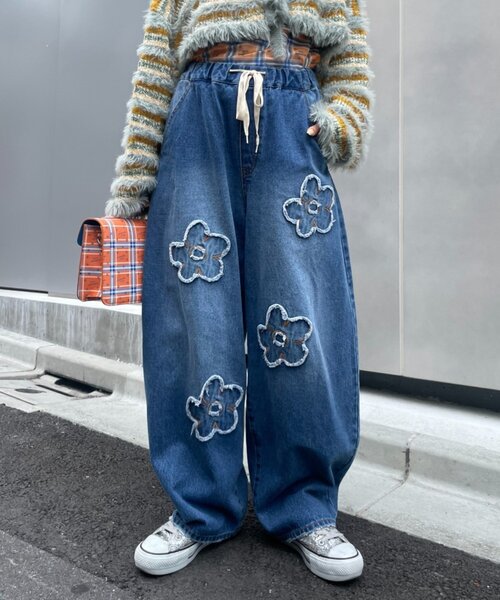 HELLO.SANFRANCISCO（ハローサンフランシスコ）の「【HELLO.SANFRANCISCO】フラワーコード刺繍ボリュームデニム（デニムパンツ・レディース・ベージュ/ブルー・SMALL/MEDIUM）」の11枚目の写真