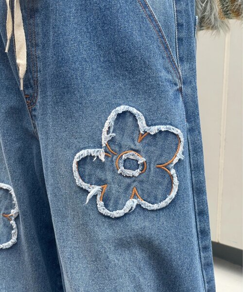 HELLO.SANFRANCISCO（ハローサンフランシスコ）の「【HELLO.SANFRANCISCO】フラワーコード刺繍ボリュームデニム（デニムパンツ・レディース・ベージュ/ブルー・SMALL/MEDIUM）」の21枚目の写真