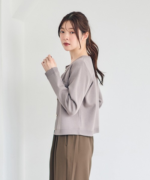 12Twelve Agenda(トゥエルブ アジェンダ)の「ベーシッククルーネックカーディガン(カーディガン/ボレロ・レディース・チャコールグレー/ブラウン/ブラック/アイボリー・M)」の16枚目の写真