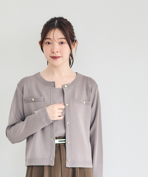 12Twelve Agenda(トゥエルブ アジェンダ)の「ベーシッククルーネックカーディガン(カーディガン/ボレロ・レディース・チャコールグレー/ブラウン/ブラック/アイボリー・M)」の15枚目の写真