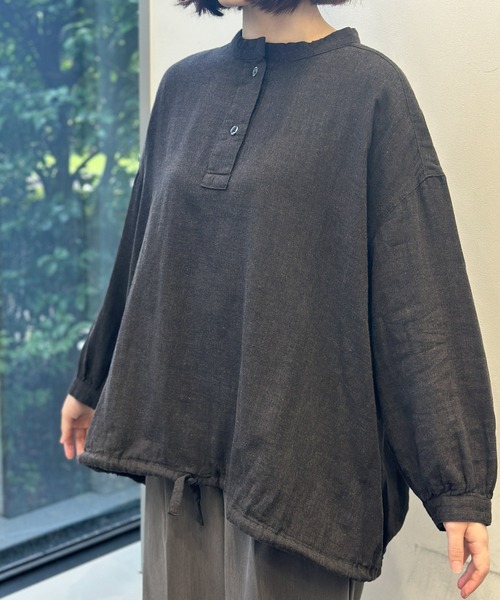 SELF+SERVICE(セルフサービス)の「オーガニック綿糸スタンドドロストブラウス(シャツ/ブラウス・レディース・グリーン系その他/チャコールグレー・XL/L/M)」の10枚目の写真