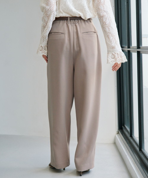 IENA(イエナ)の「アーチタックパンツ(その他パンツ・レディース・ピンク/グレー/ベージュ・36/38/34)」の13枚目の写真