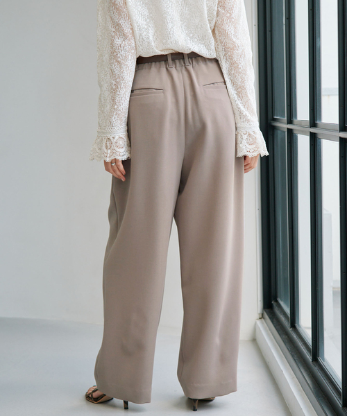 IENA(イエナ)の「アーチタックパンツ(その他パンツ・レディース・ピンク/グレー/ベージュ・36/38/34)」の14枚目の写真