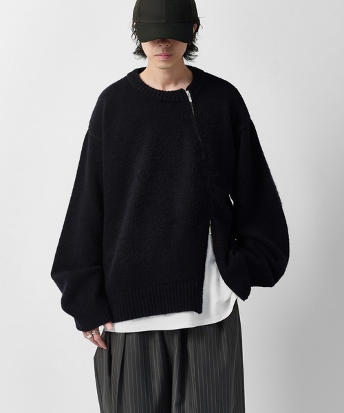 Lui's(ルイス)の「【Neucon】TWIST-ZIP DESIGN OVER KNIT / ツイストジップデザインオーバーニット(ニット/セーター・メンズ・グレー/ネイビー/ブラック・2/1)」の4枚目の写真