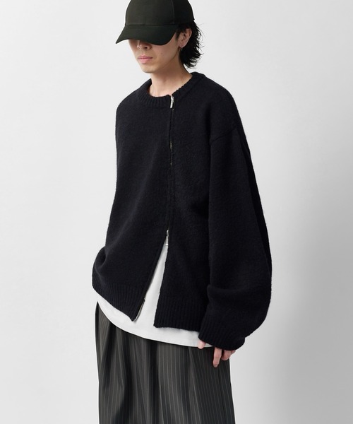 Lui's(ルイス)の「【Neucon】TWIST-ZIP DESIGN OVER KNIT / ツイストジップデザインオーバーニット(ニット/セーター・メンズ・グレー/ネイビー/ブラック・2/1)」の5枚目の写真