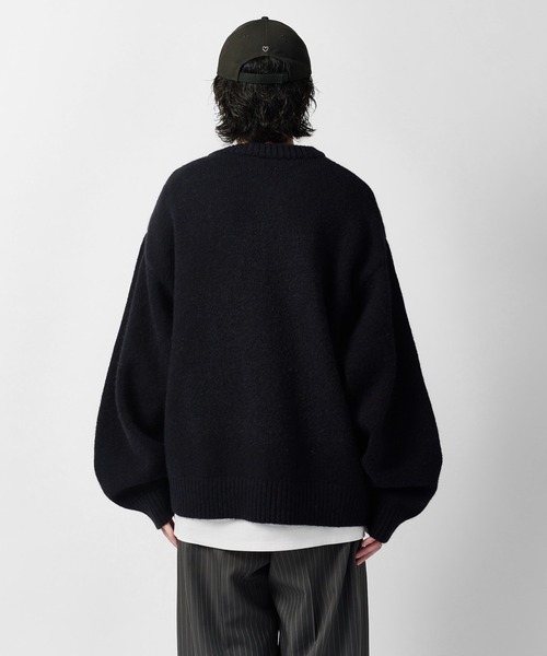 Lui's(ルイス)の「【Neucon】TWIST-ZIP DESIGN OVER KNIT / ツイストジップデザインオーバーニット(ニット/セーター・メンズ・グレー/ネイビー/ブラック・2/1)」の7枚目の写真