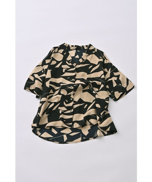 marjour(マージュール)の「ART PATTERN OPEN COLLAR SHIRT(シャツ/ブラウス・レディース・ブラック系/ブルー系・M)」の9枚目の写真