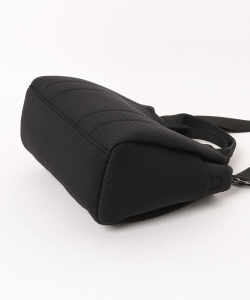 cache cache(カシュ カシュ)の「カシュカシュ cachecache / ネオプレーンパンチング2wayトートS(トートバッグ・レディース・グレー/アイボリー/ブラック・FREE)」の5枚目の写真