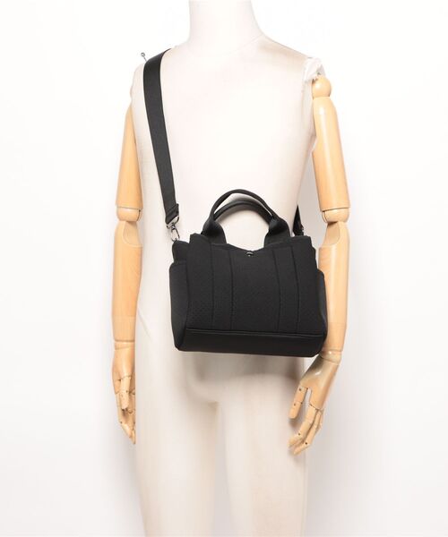 cache cache(カシュ カシュ)の「カシュカシュ cachecache / ネオプレーンパンチング2wayトートS(トートバッグ・レディース・グレー/アイボリー/ブラック・FREE)」の8枚目の写真