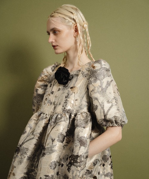 et.UNiVER(エトユニベール)の「1151 Botanical jacquard dress(ドレス・レディース・グレー/ブラウン/ブルー・M-Long/MEDIUM/M-Short)」の3枚目の写真
